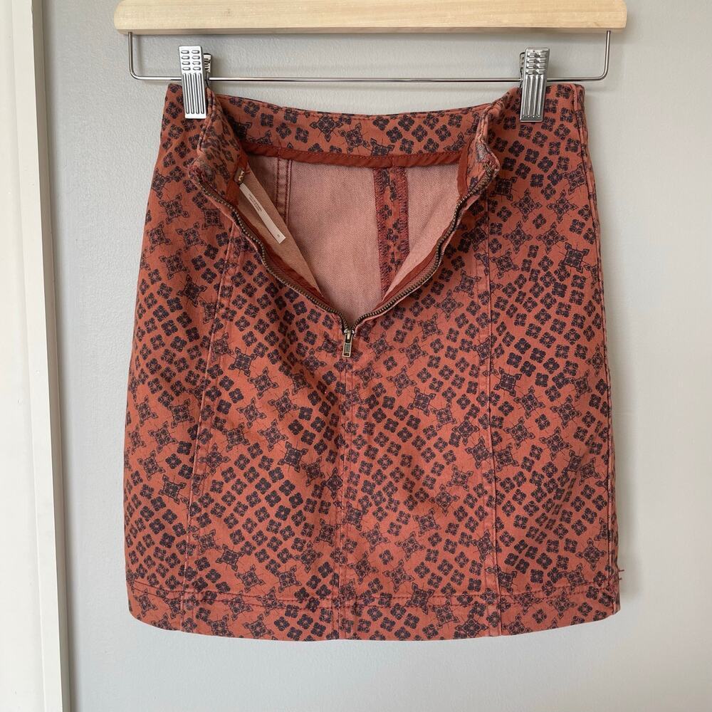 Free People Boho Geometric Stretch Mini Skirt Rust / Black Seamed sz 0 - Picture 5 of 9